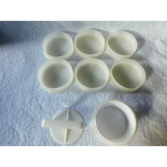 Vintage Tupperware Hamburger Keepers 6  4'', 1 Press and Sleeve 882-21, 884-12 - Picture 4 of 9